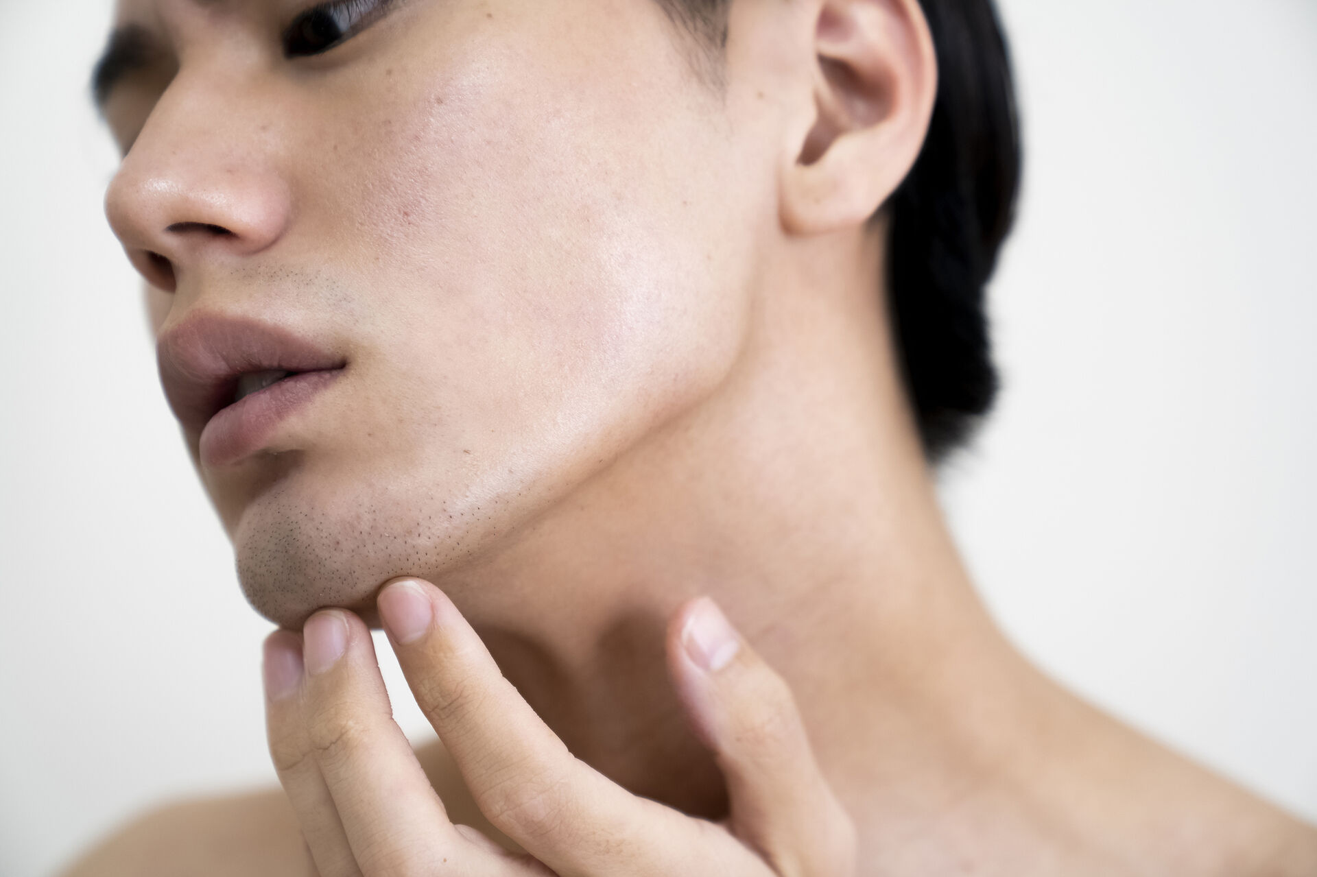 脱毛をする男性
